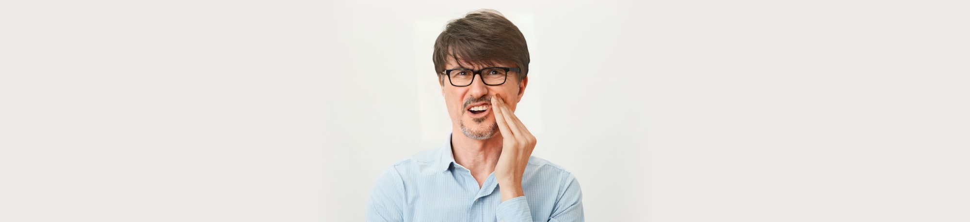 Почему болят зубы после лечения? Способы устранения боли